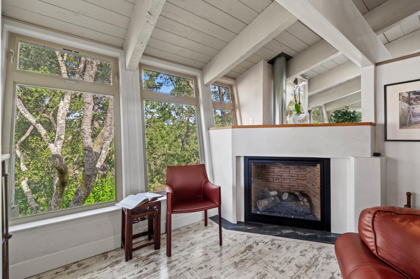 Detail Gallery Image 7 of 17 For 24694 Dolores St, Carmel,  CA 93923 - 3 Beds | 3/1 Baths