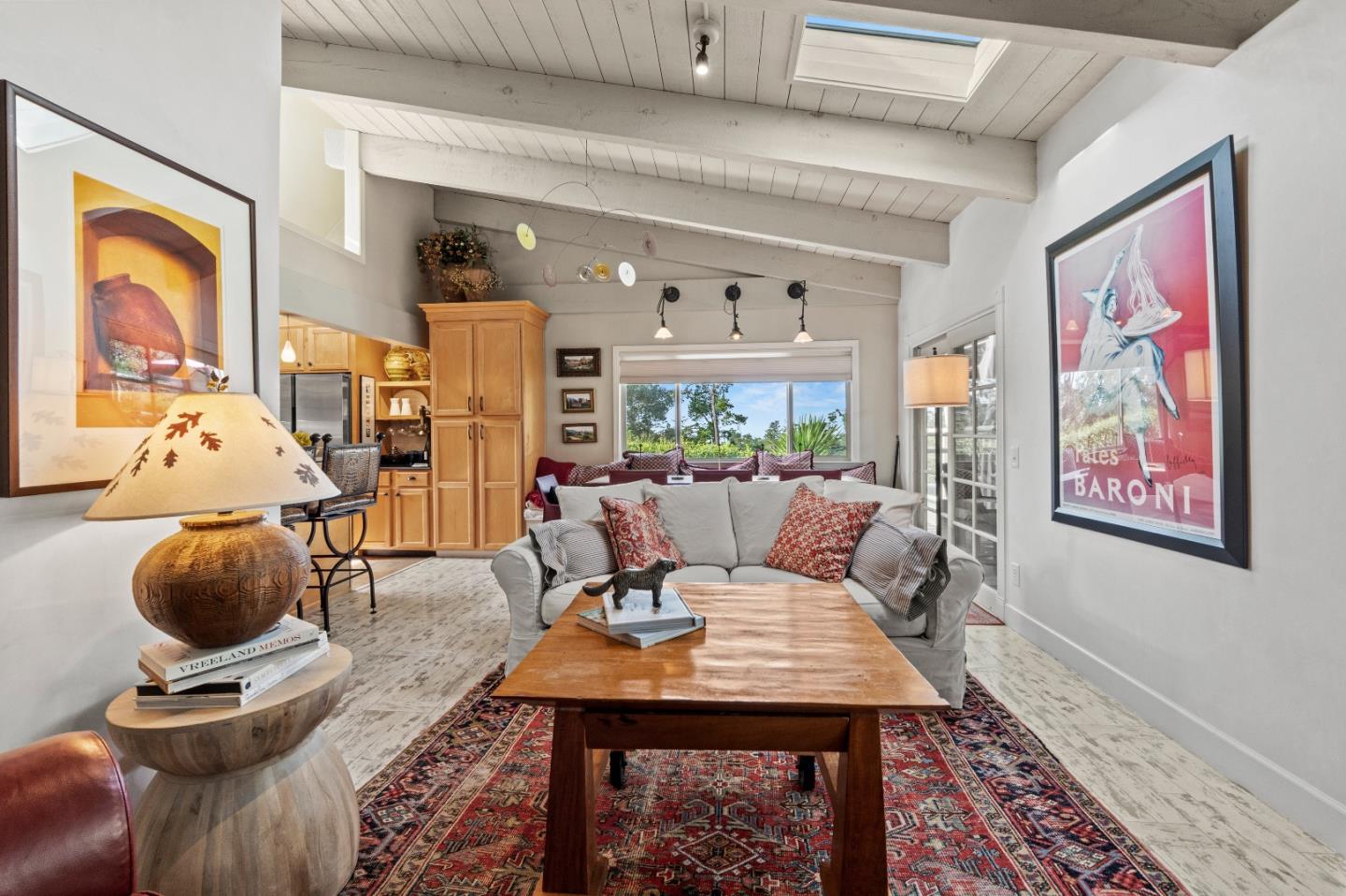 Detail Gallery Image 8 of 17 For 24694 Dolores St, Carmel,  CA 93923 - 3 Beds | 3/1 Baths