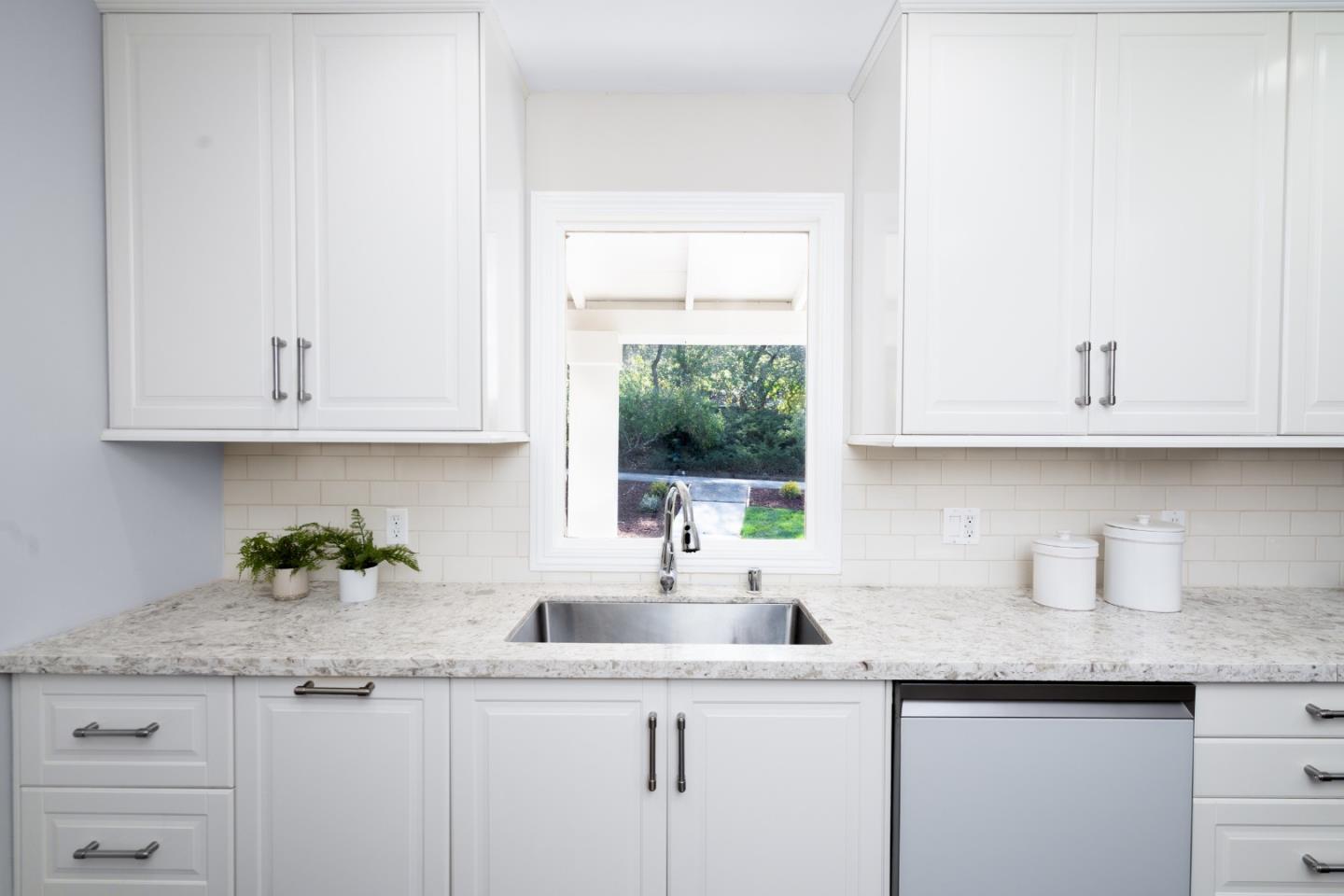 Detail Gallery Image 19 of 37 For 24821 Prospect Ave, Los Altos Hills,  CA 94022 - 4 Beds | 3/1 Baths