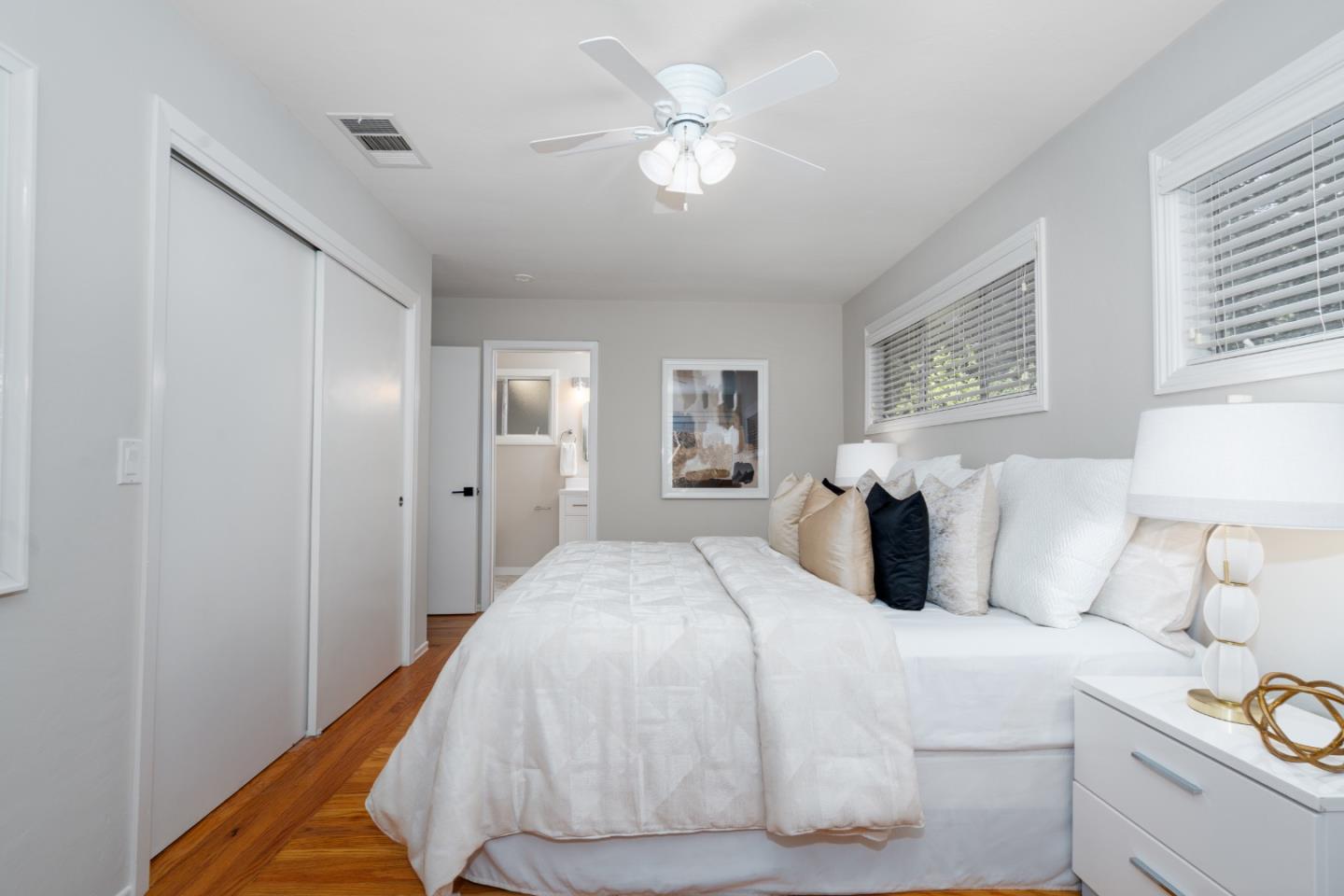 Detail Gallery Image 23 of 37 For 24821 Prospect Ave, Los Altos Hills,  CA 94022 - 4 Beds | 3/1 Baths