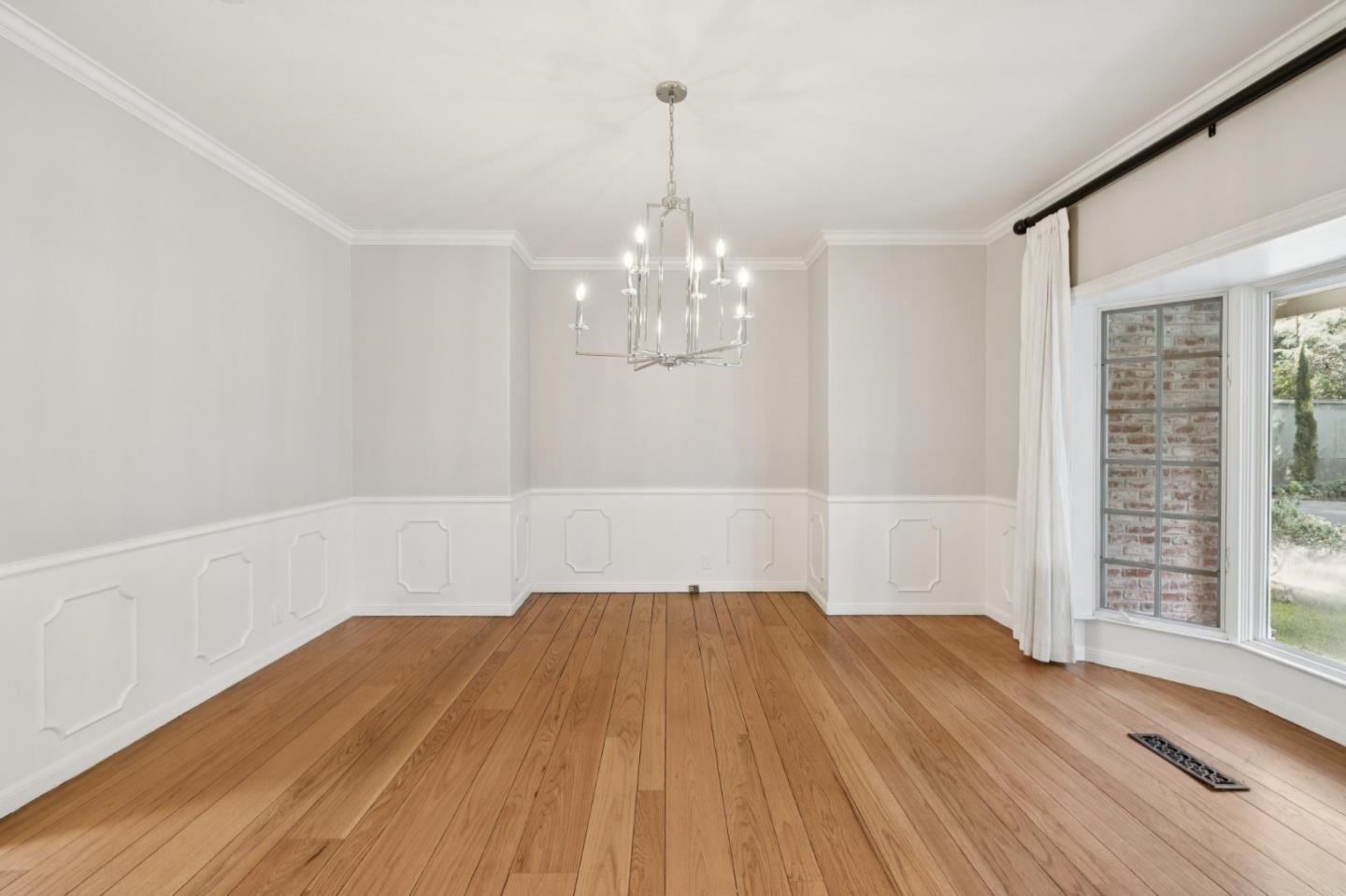 Detail Gallery Image 13 of 76 For 216 Valparaiso, Atherton,  CA 94027 - 4 Beds | 4 Baths