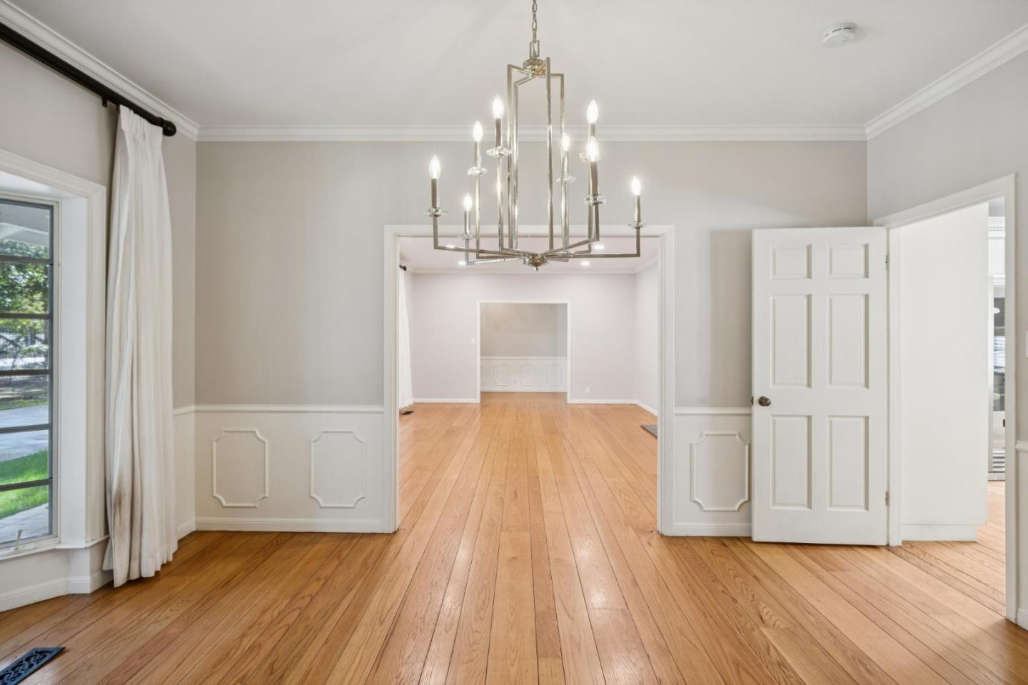 Detail Gallery Image 17 of 76 For 216 Valparaiso, Atherton,  CA 94027 - 4 Beds | 4 Baths