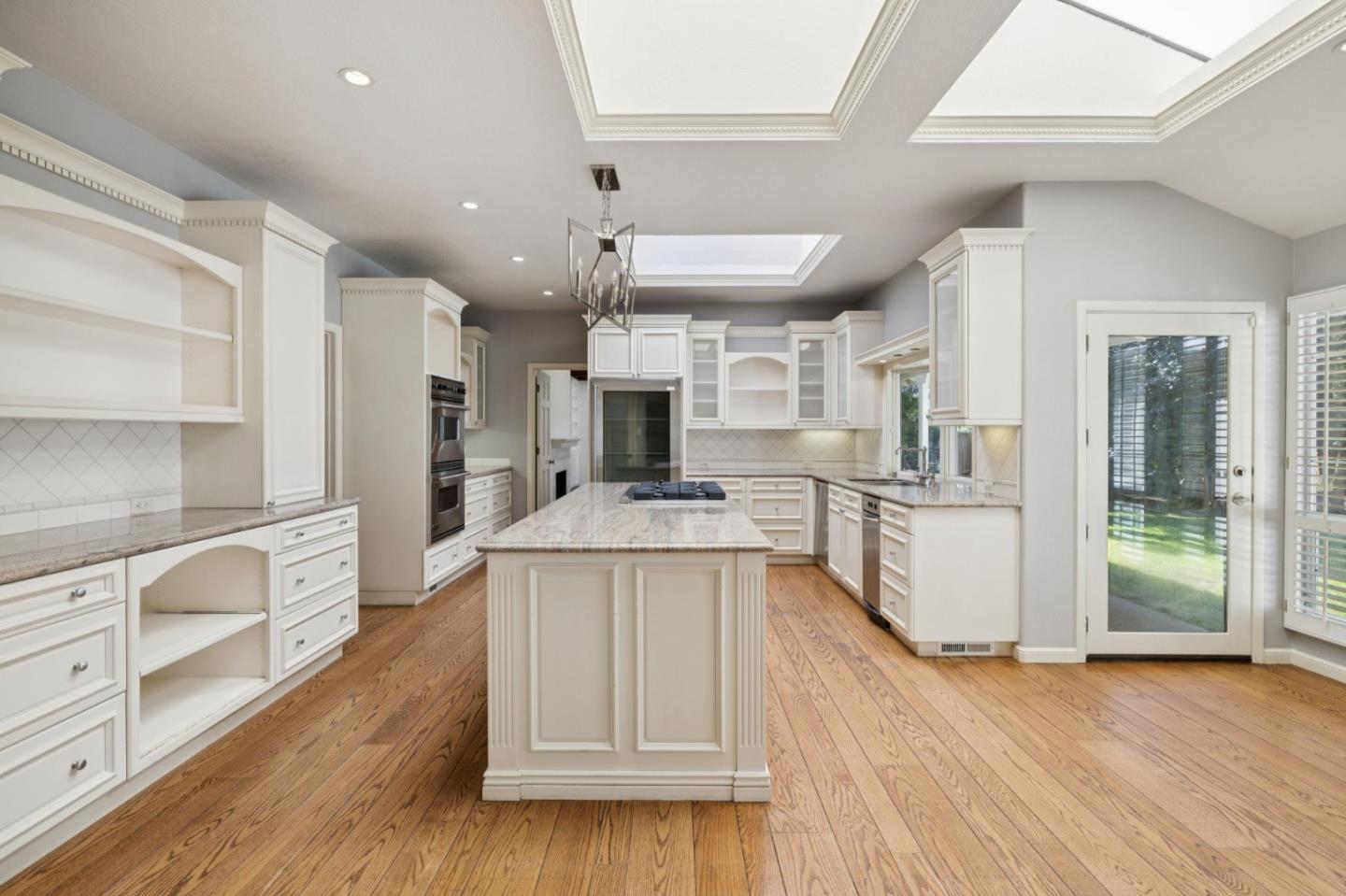 Detail Gallery Image 24 of 76 For 216 Valparaiso, Atherton,  CA 94027 - 4 Beds | 4 Baths