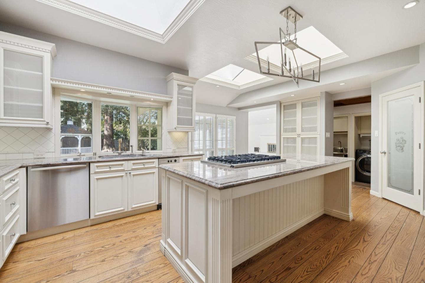 Detail Gallery Image 26 of 76 For 216 Valparaiso, Atherton,  CA 94027 - 4 Beds | 4 Baths