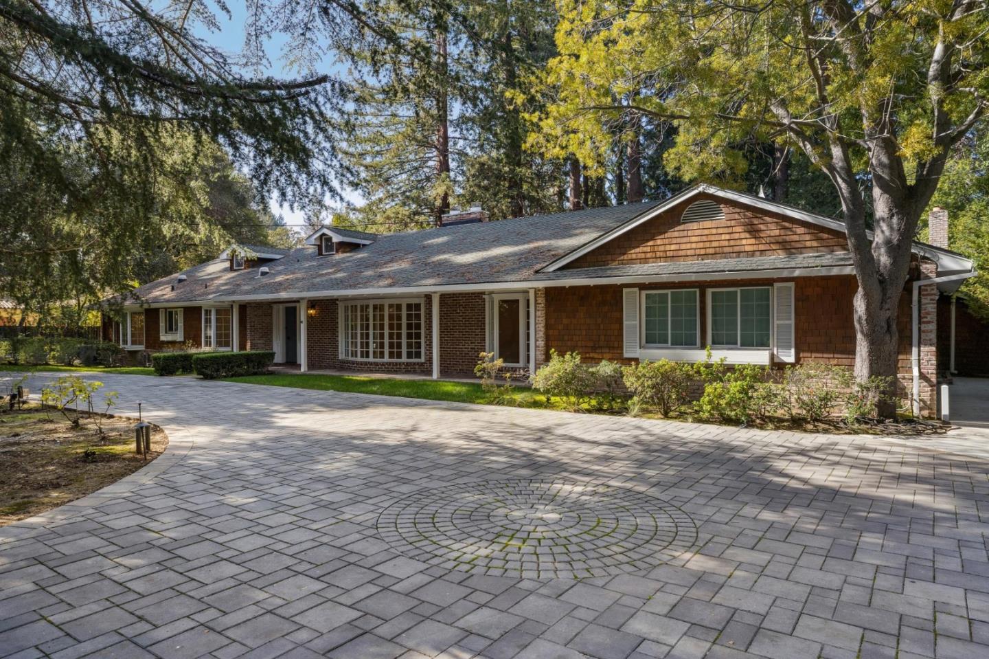 Detail Gallery Image 3 of 76 For 216 Valparaiso, Atherton,  CA 94027 - 4 Beds | 4 Baths