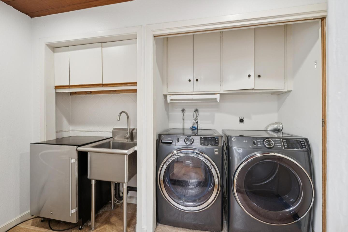 Detail Gallery Image 32 of 76 For 216 Valparaiso, Atherton,  CA 94027 - 4 Beds | 4 Baths