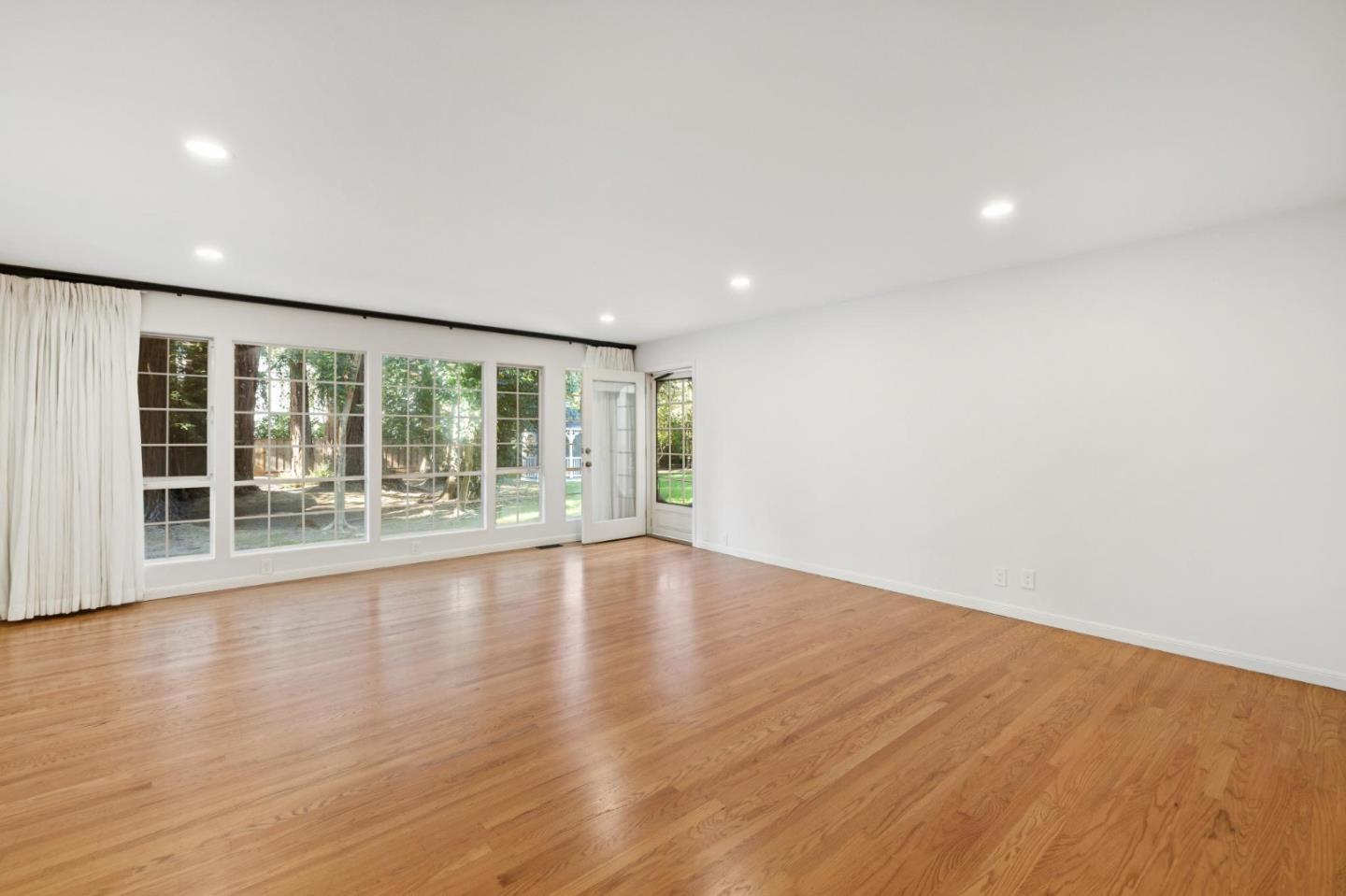 Detail Gallery Image 42 of 76 For 216 Valparaiso, Atherton,  CA 94027 - 4 Beds | 4 Baths