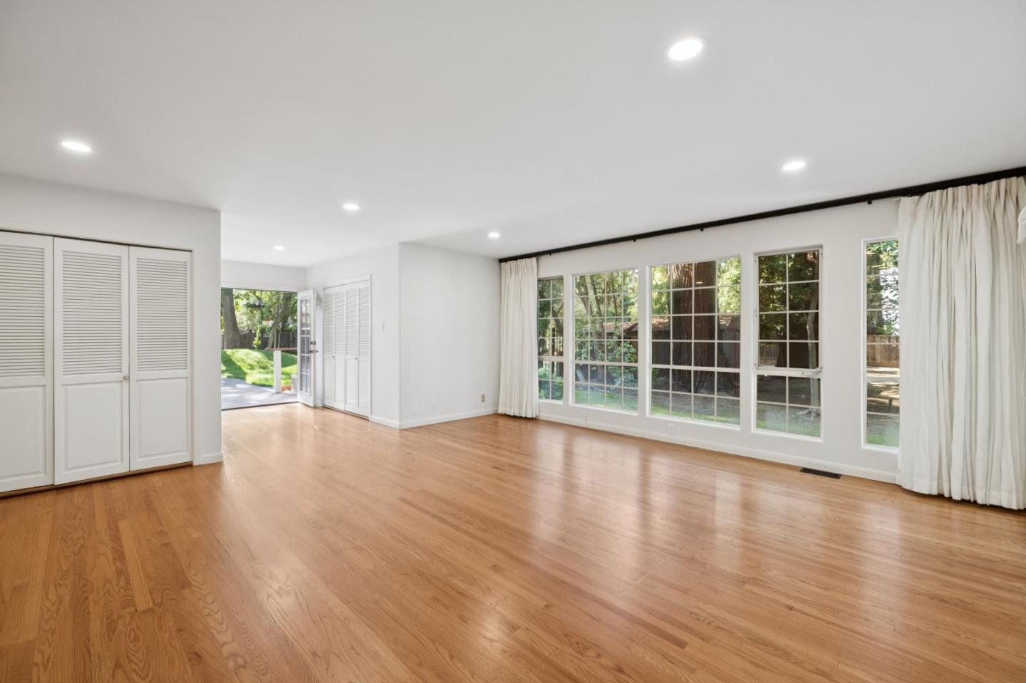 Detail Gallery Image 44 of 76 For 216 Valparaiso, Atherton,  CA 94027 - 4 Beds | 4 Baths