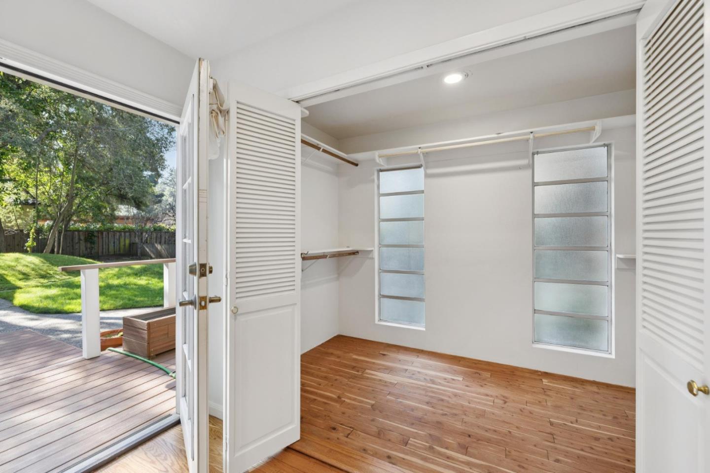 Detail Gallery Image 46 of 76 For 216 Valparaiso, Atherton,  CA 94027 - 4 Beds | 4 Baths