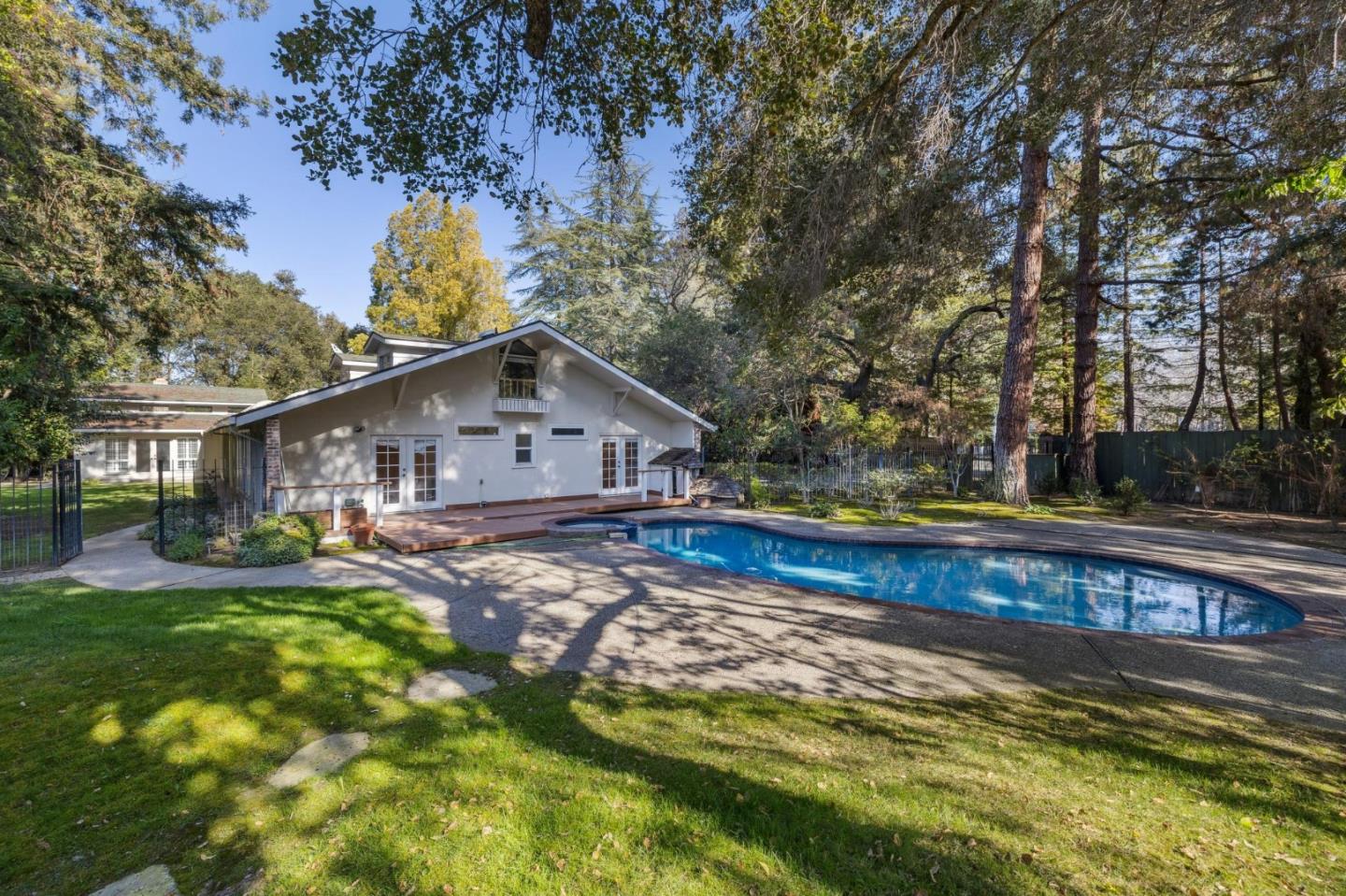 Detail Gallery Image 66 of 76 For 216 Valparaiso, Atherton,  CA 94027 - 4 Beds | 4 Baths