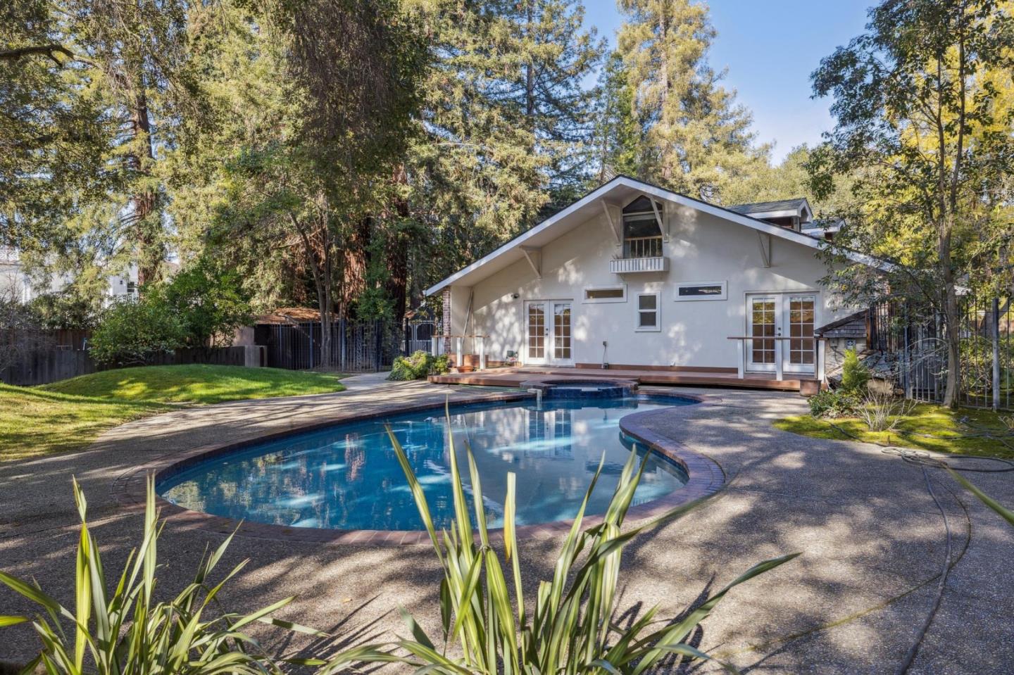 Detail Gallery Image 67 of 76 For 216 Valparaiso, Atherton,  CA 94027 - 4 Beds | 4 Baths