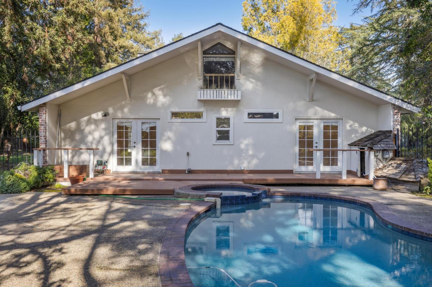 Detail Gallery Image 68 of 76 For 216 Valparaiso, Atherton,  CA 94027 - 4 Beds | 4 Baths