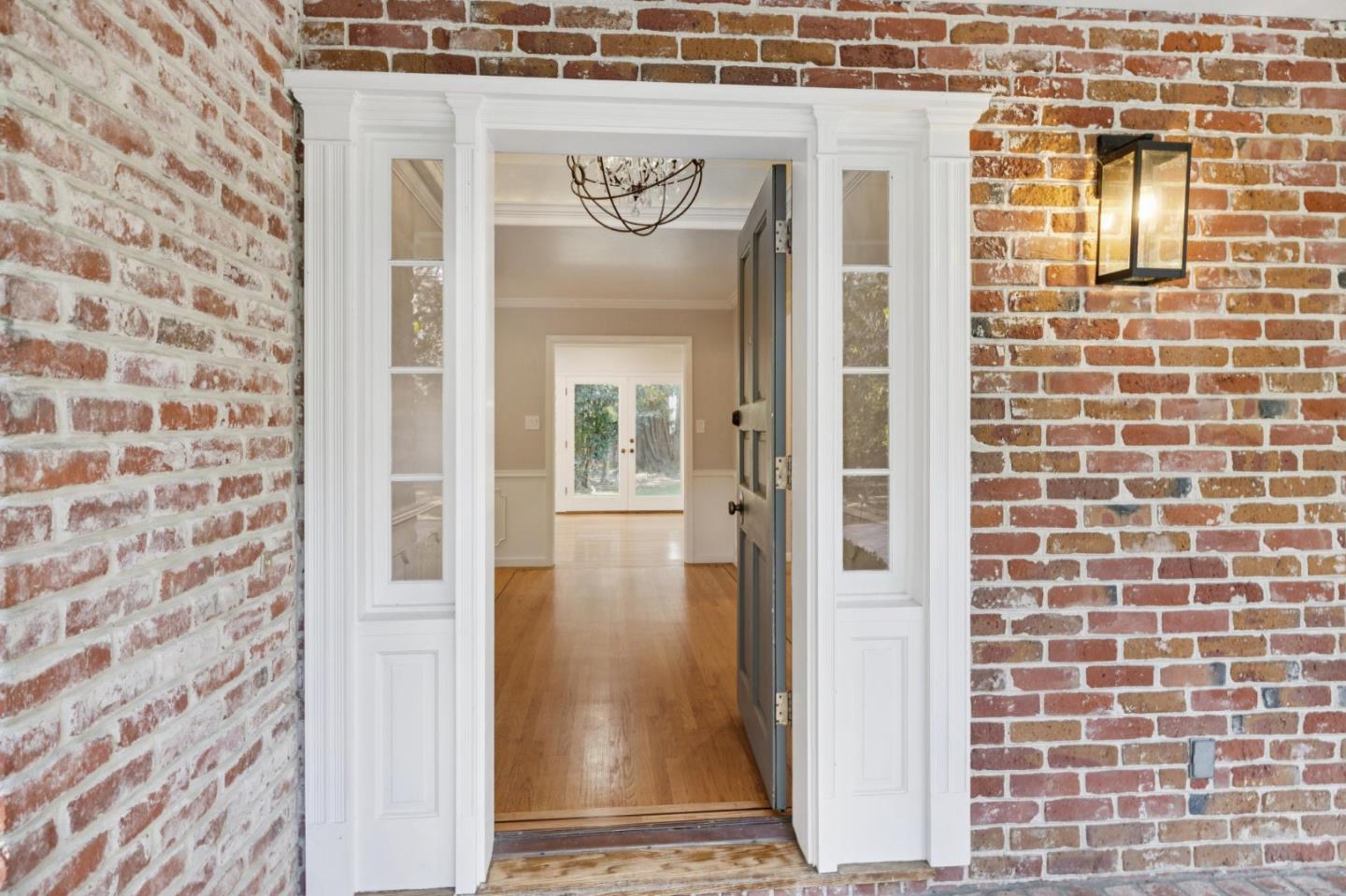 Detail Gallery Image 7 of 76 For 216 Valparaiso, Atherton,  CA 94027 - 4 Beds | 4 Baths