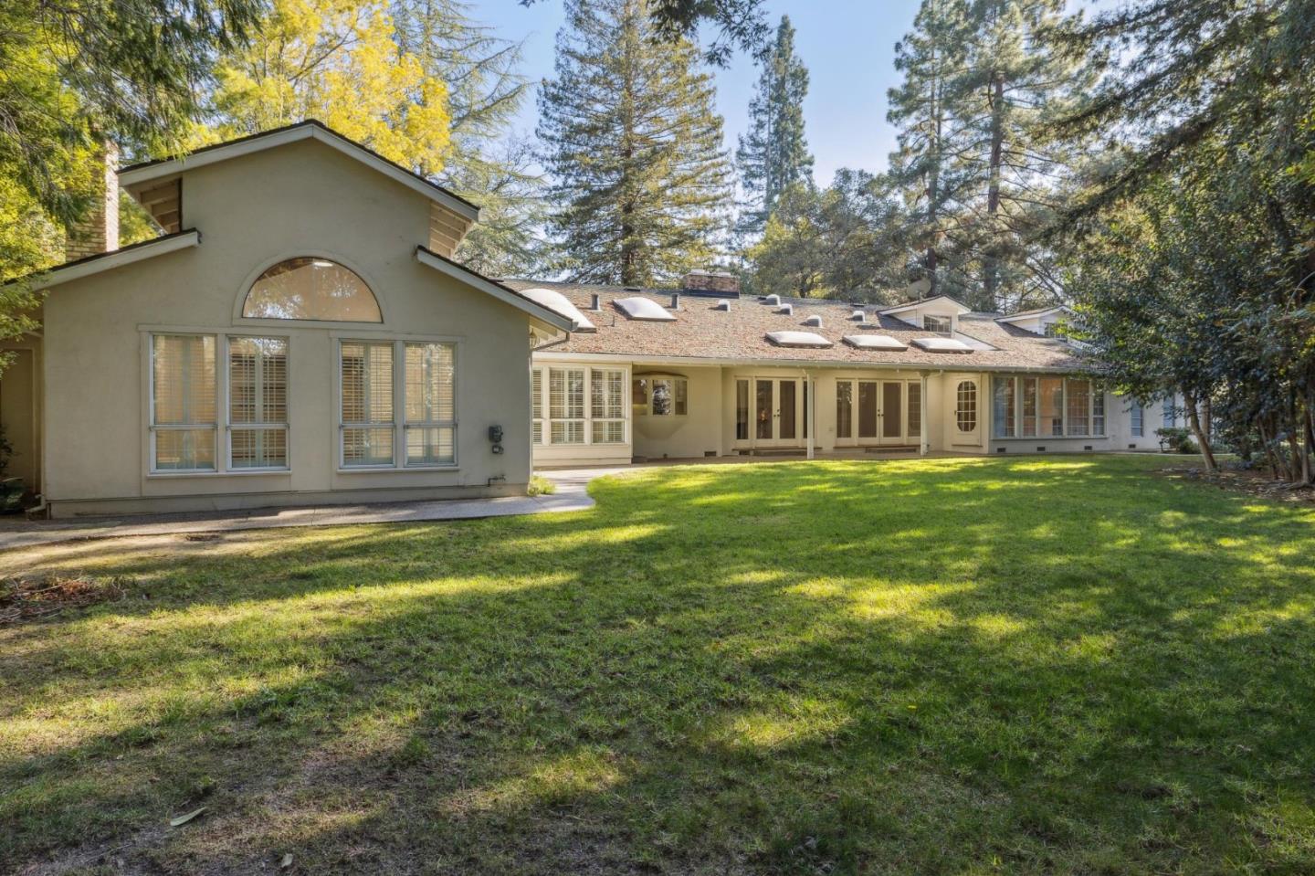 Detail Gallery Image 73 of 76 For 216 Valparaiso, Atherton,  CA 94027 - 4 Beds | 4 Baths