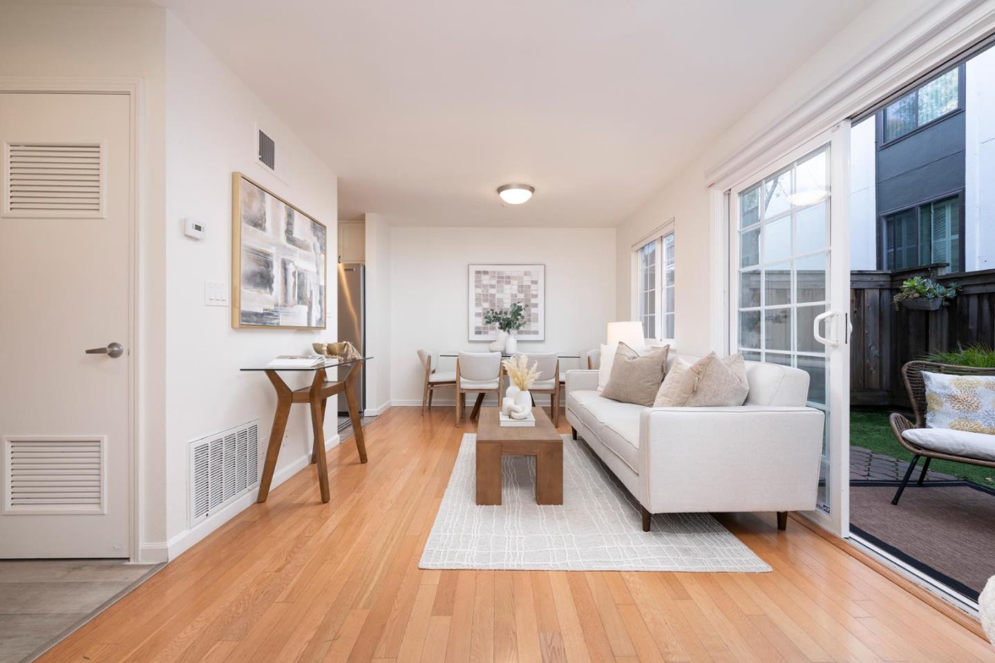 Detail Gallery Image 11 of 44 For 358 N El Camino Real #13,  San Mateo,  CA 94401 - 2 Beds | 2/1 Baths