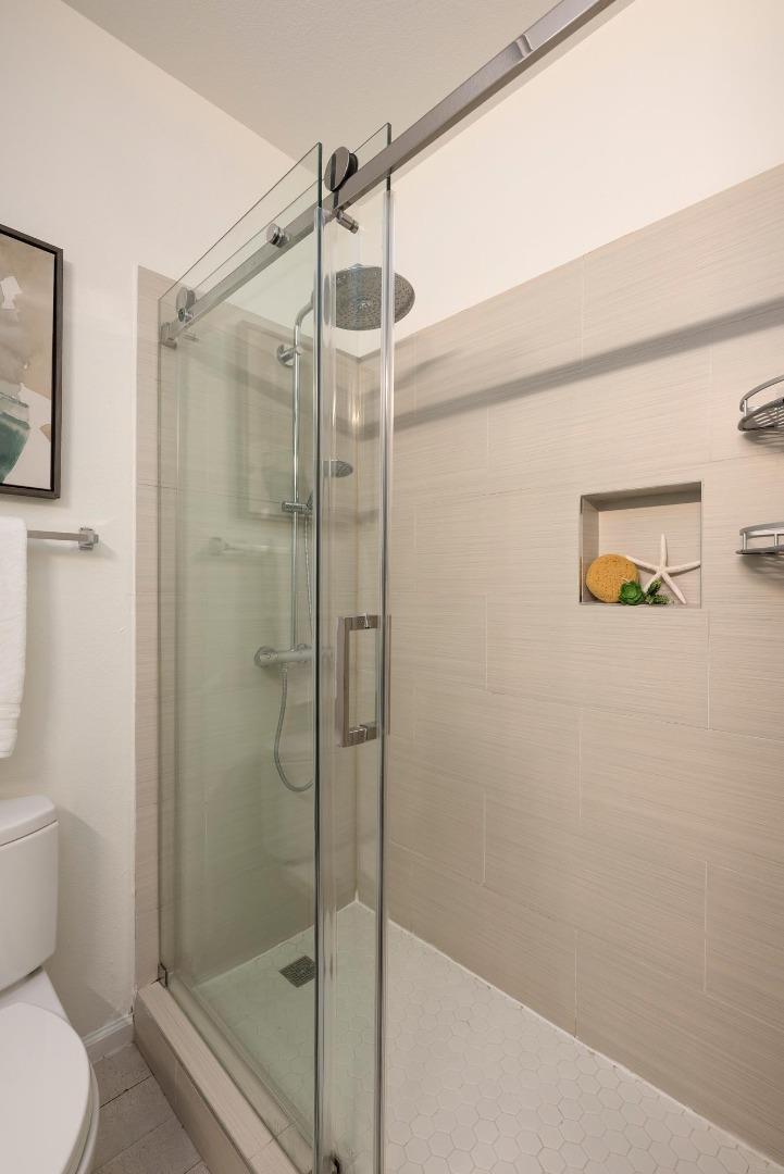 Detail Gallery Image 22 of 44 For 358 N El Camino Real #13,  San Mateo,  CA 94401 - 2 Beds | 2/1 Baths