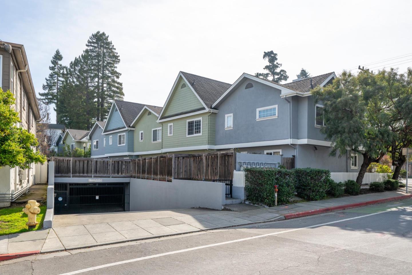 Detail Gallery Image 32 of 44 For 358 N El Camino Real #13,  San Mateo,  CA 94401 - 2 Beds | 2/1 Baths