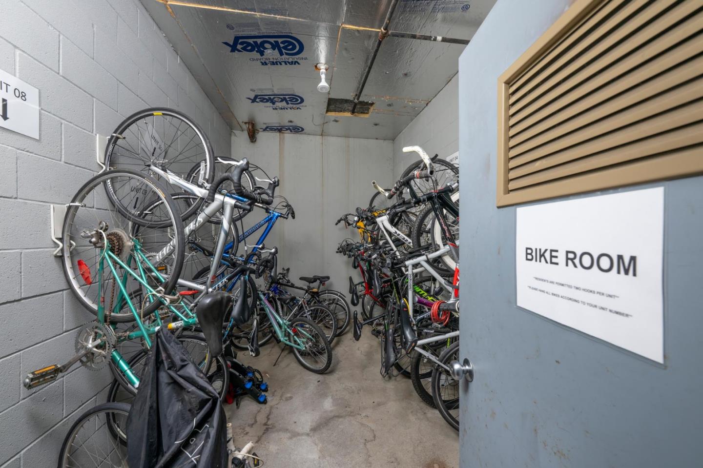 Detail Gallery Image 36 of 44 For 358 N El Camino Real #13,  San Mateo,  CA 94401 - 2 Beds | 2/1 Baths