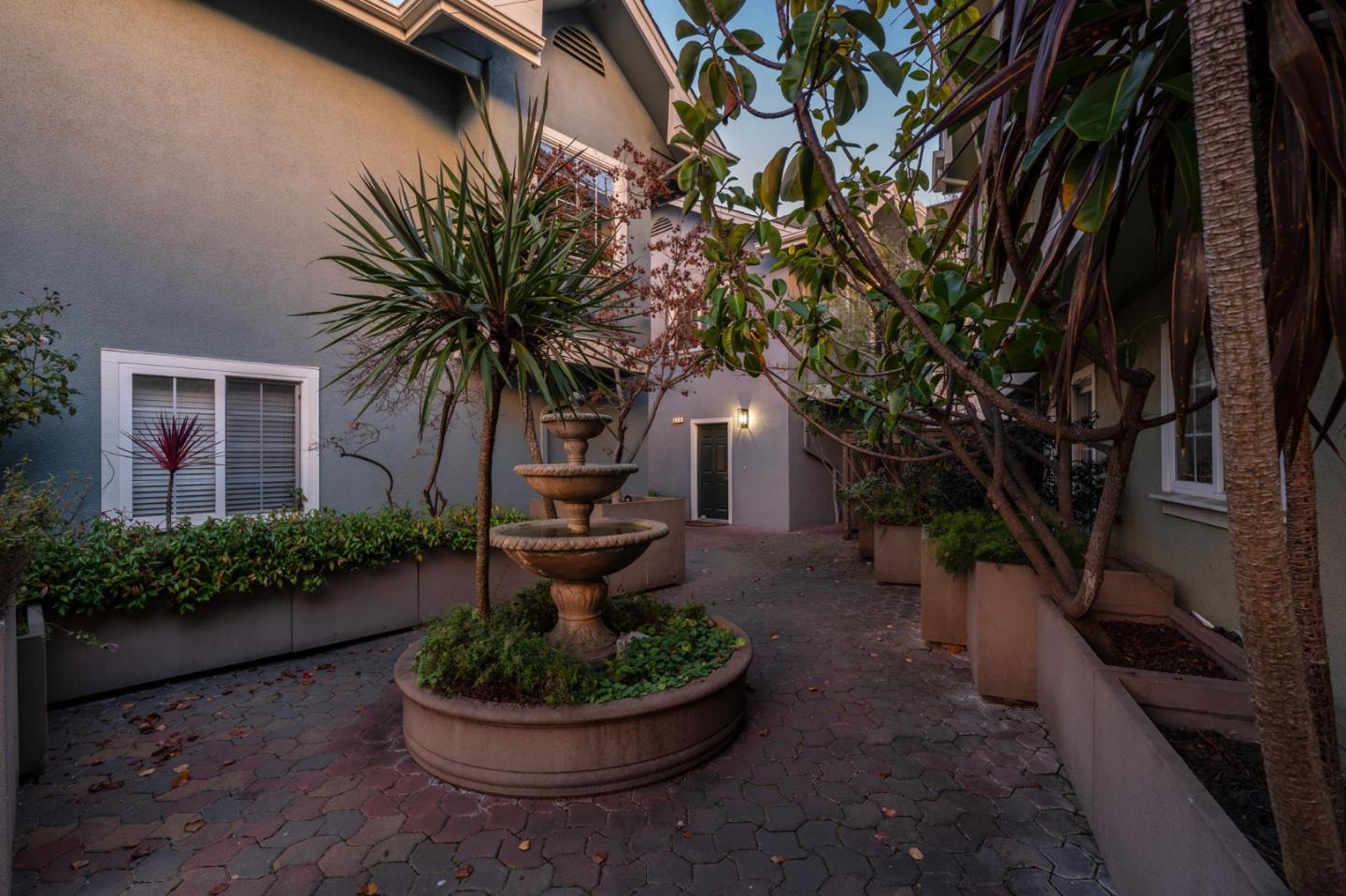 Detail Gallery Image 38 of 44 For 358 N El Camino Real #13,  San Mateo,  CA 94401 - 2 Beds | 2/1 Baths