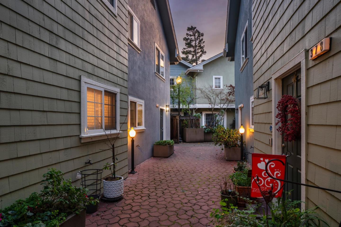 Detail Gallery Image 39 of 44 For 358 N El Camino Real #13,  San Mateo,  CA 94401 - 2 Beds | 2/1 Baths