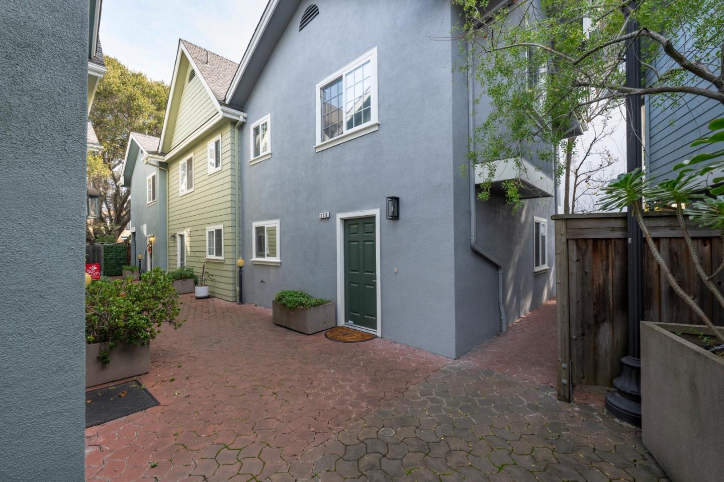 Detail Gallery Image 5 of 44 For 358 N El Camino Real #13,  San Mateo,  CA 94401 - 2 Beds | 2/1 Baths