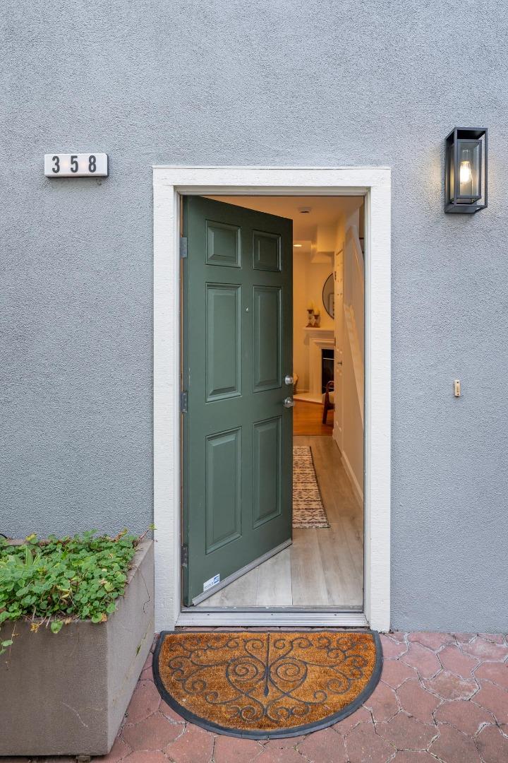 Detail Gallery Image 6 of 44 For 358 N El Camino Real #13,  San Mateo,  CA 94401 - 2 Beds | 2/1 Baths