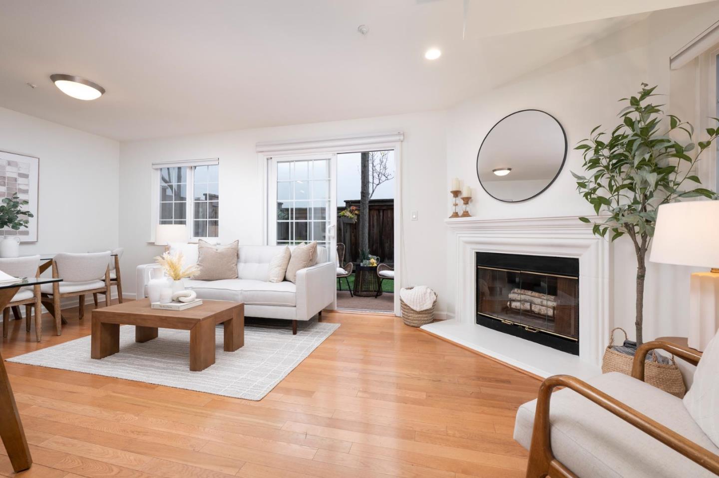 Detail Gallery Image 8 of 44 For 358 N El Camino Real #13,  San Mateo,  CA 94401 - 2 Beds | 2/1 Baths