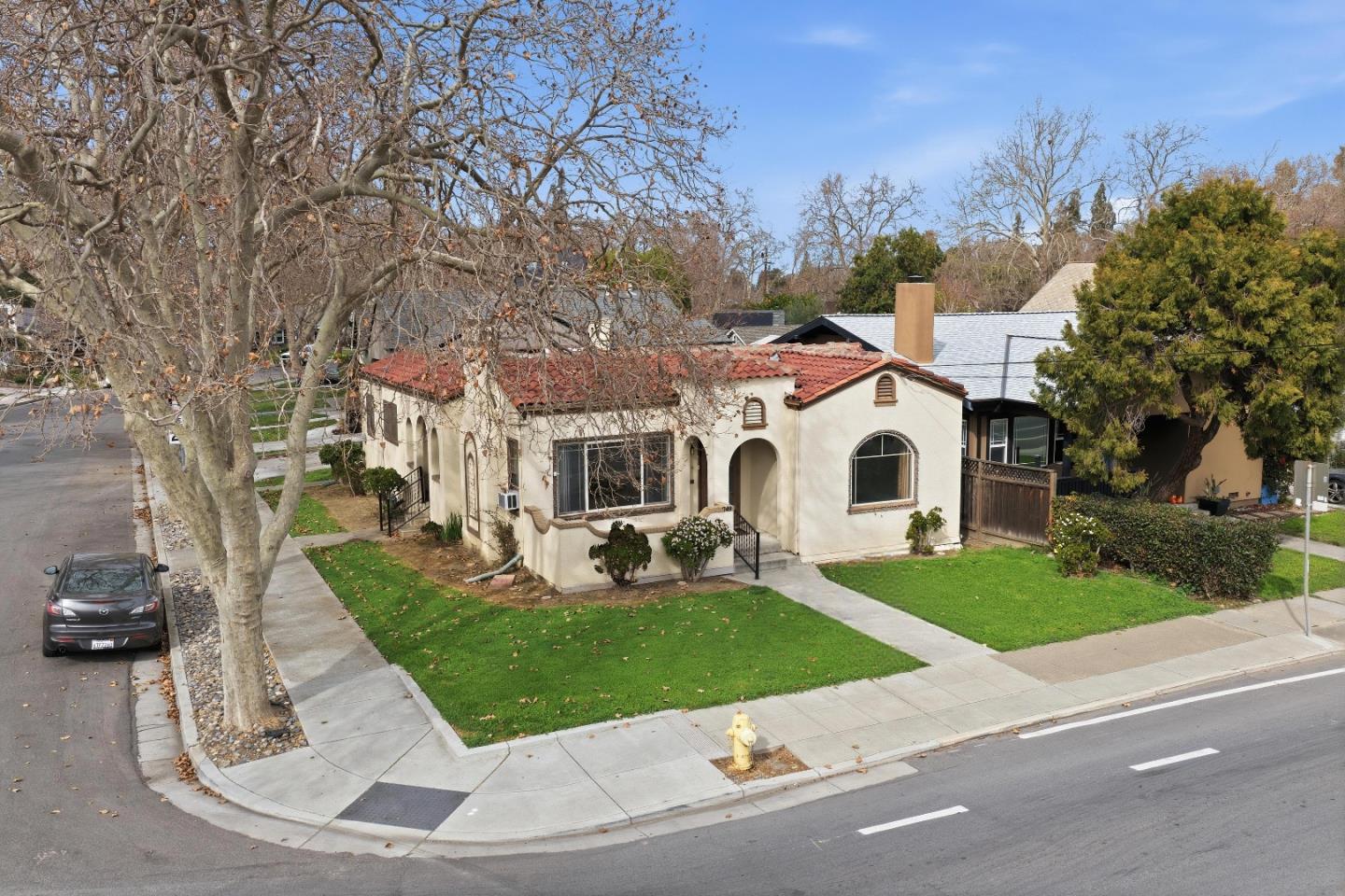 Detail Gallery Image 2 of 32 For 749 Willow St, San Jose,  CA 95125 - 2 Beds | 1 Baths