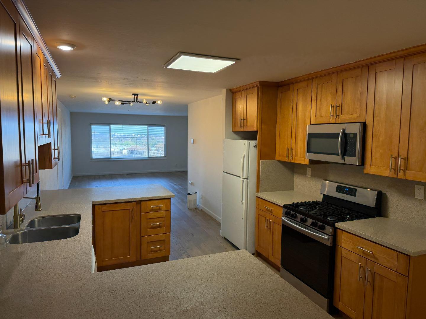 Detail Gallery Image 13 of 13 For 154 44th Ave, San Mateo,  CA 94403 - 2 Beds | 2 Baths