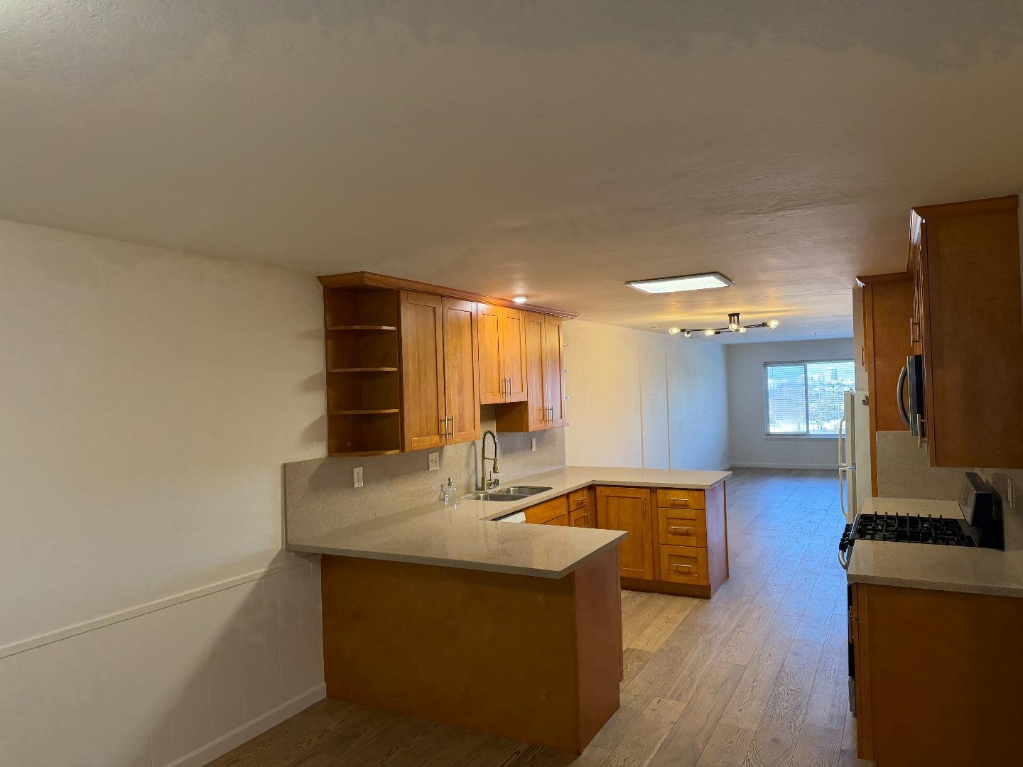 Detail Gallery Image 2 of 13 For 154 44th Ave, San Mateo,  CA 94403 - 2 Beds | 2 Baths