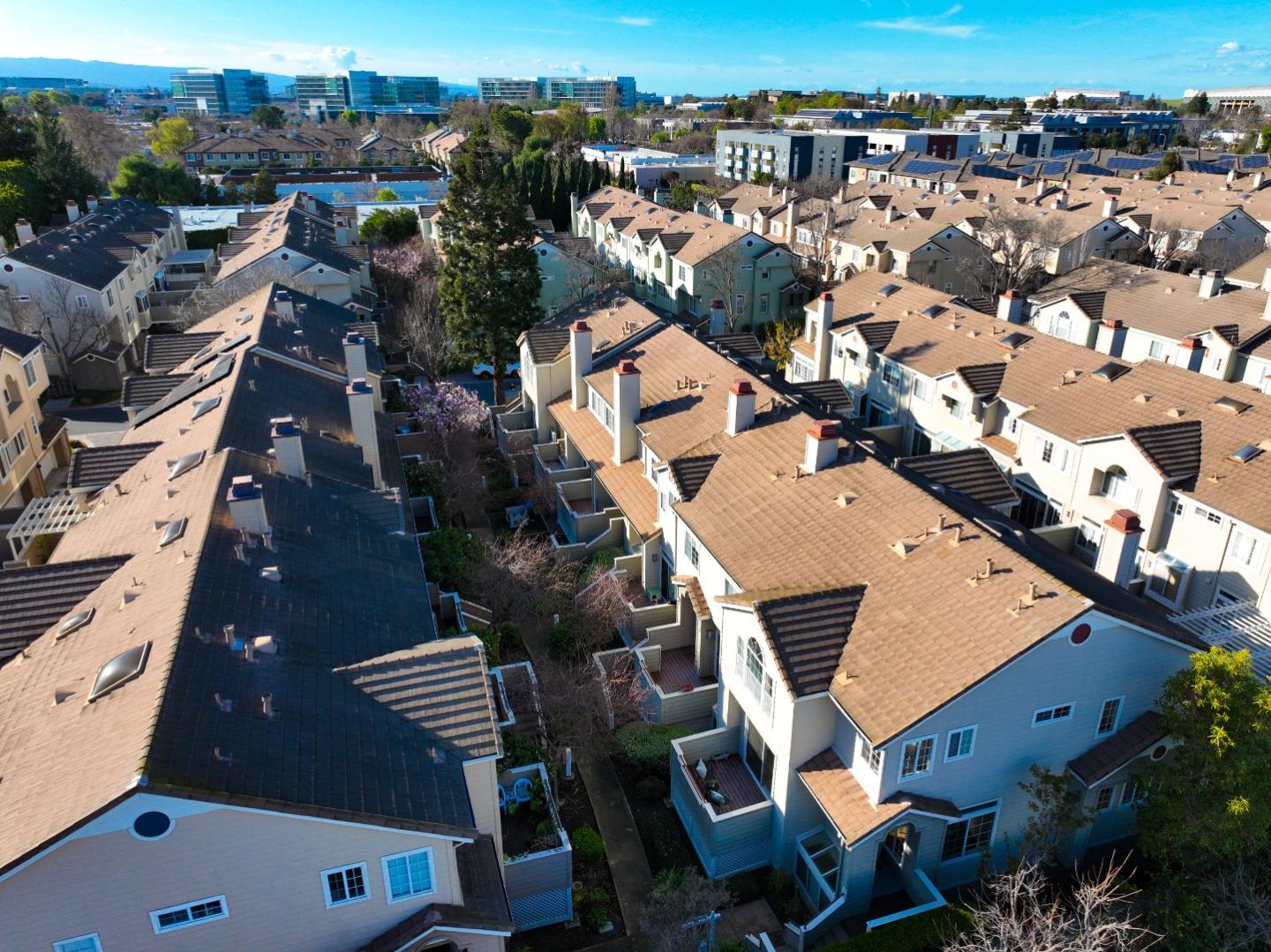 Detail Gallery Image 100 of 111 For 1152 La Rochelle Ter #F,  Sunnyvale,  CA 94089 - 3 Beds | 2/1 Baths