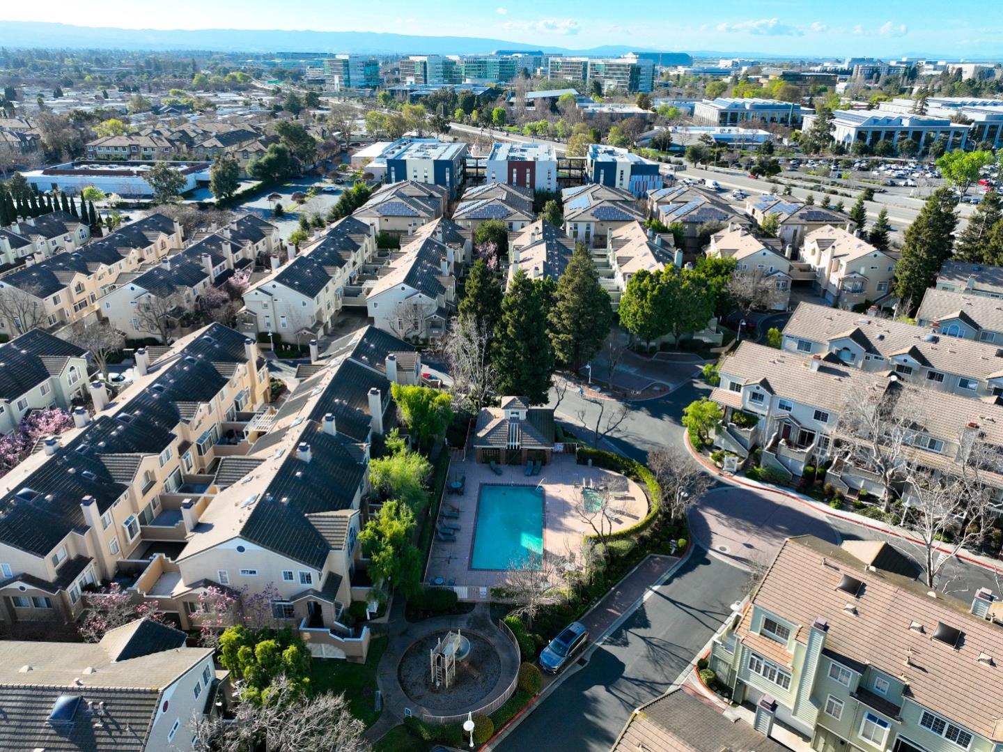 Detail Gallery Image 106 of 111 For 1152 La Rochelle Ter #F,  Sunnyvale,  CA 94089 - 3 Beds | 2/1 Baths