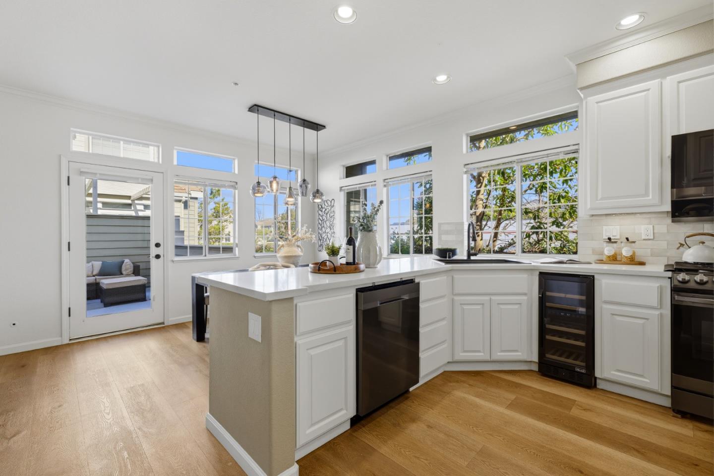 Detail Gallery Image 20 of 111 For 1152 La Rochelle Ter #F,  Sunnyvale,  CA 94089 - 3 Beds | 2/1 Baths