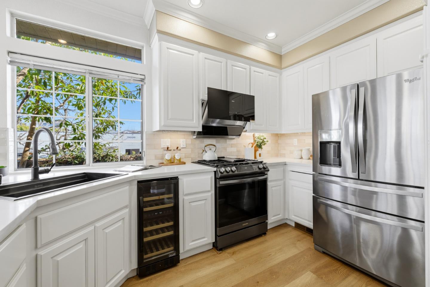 Detail Gallery Image 22 of 111 For 1152 La Rochelle Ter #F,  Sunnyvale,  CA 94089 - 3 Beds | 2/1 Baths