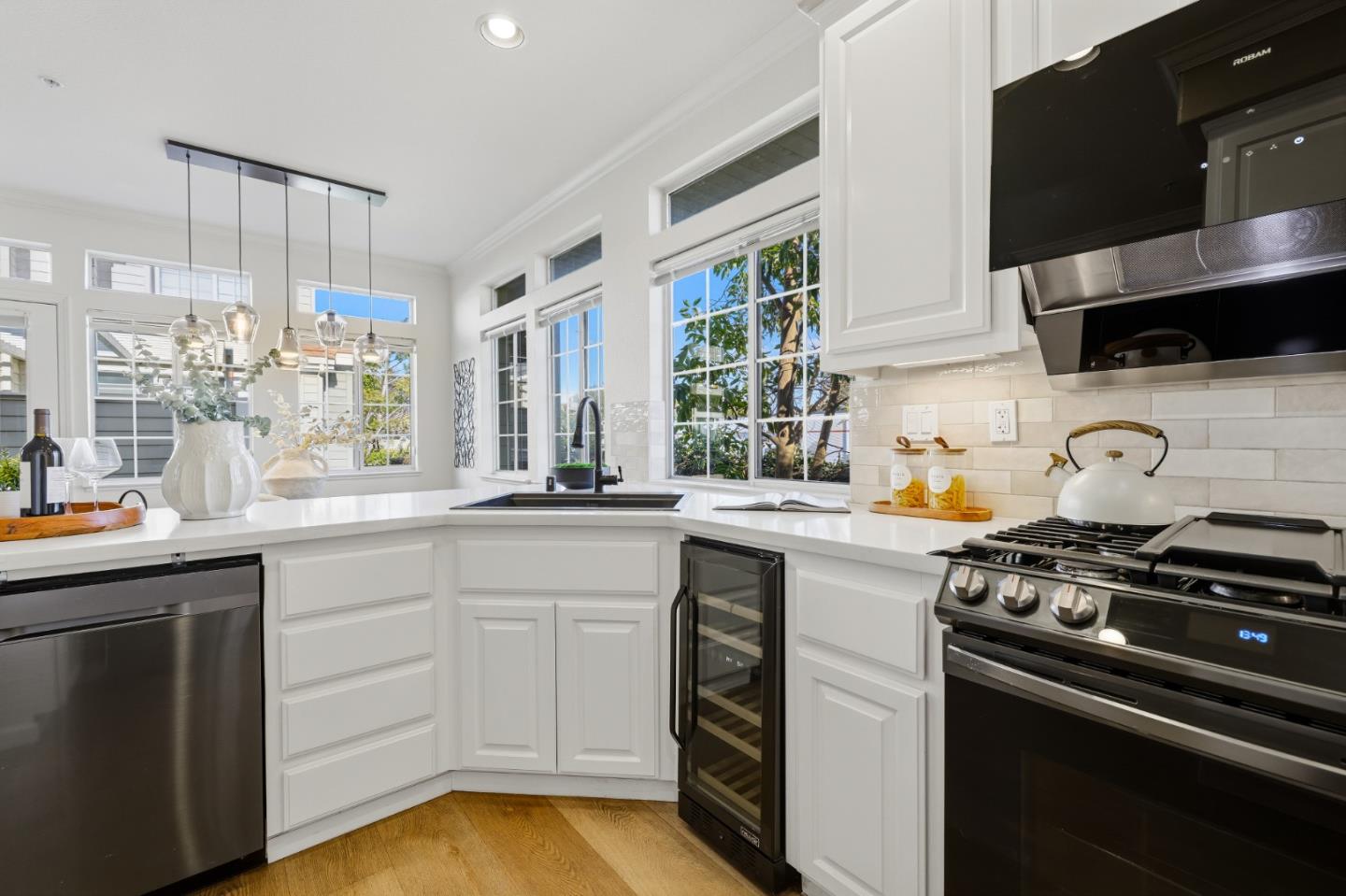 Detail Gallery Image 23 of 111 For 1152 La Rochelle Ter #F,  Sunnyvale,  CA 94089 - 3 Beds | 2/1 Baths