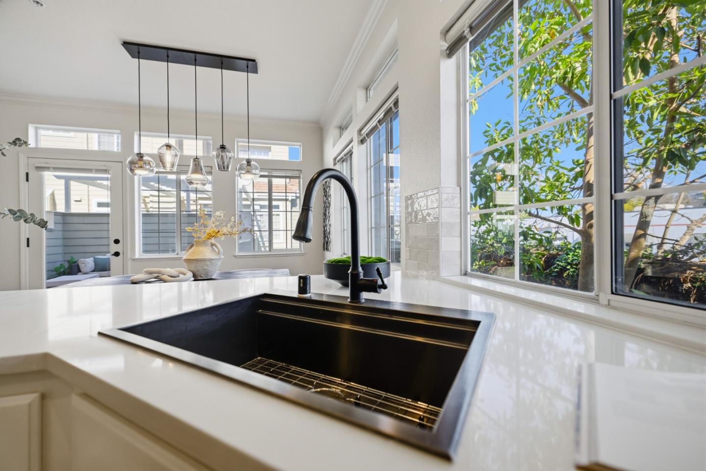 Detail Gallery Image 25 of 111 For 1152 La Rochelle Ter #F,  Sunnyvale,  CA 94089 - 3 Beds | 2/1 Baths