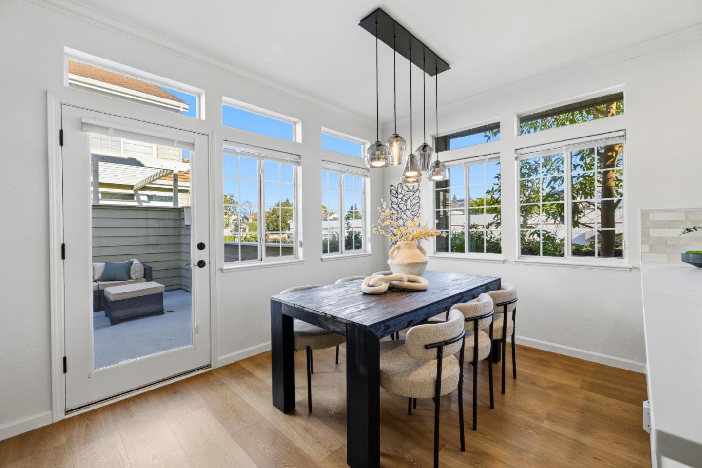 Detail Gallery Image 29 of 111 For 1152 La Rochelle Ter #F,  Sunnyvale,  CA 94089 - 3 Beds | 2/1 Baths