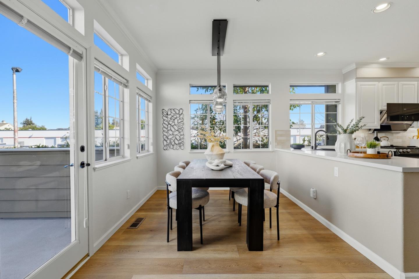 Detail Gallery Image 33 of 111 For 1152 La Rochelle Ter #F,  Sunnyvale,  CA 94089 - 3 Beds | 2/1 Baths