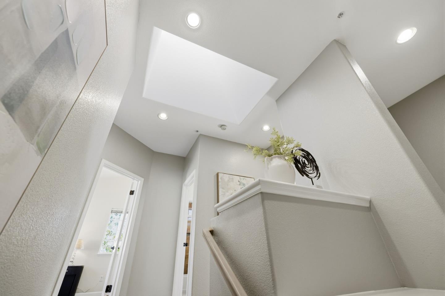 Detail Gallery Image 47 of 111 For 1152 La Rochelle Ter #F,  Sunnyvale,  CA 94089 - 3 Beds | 2/1 Baths