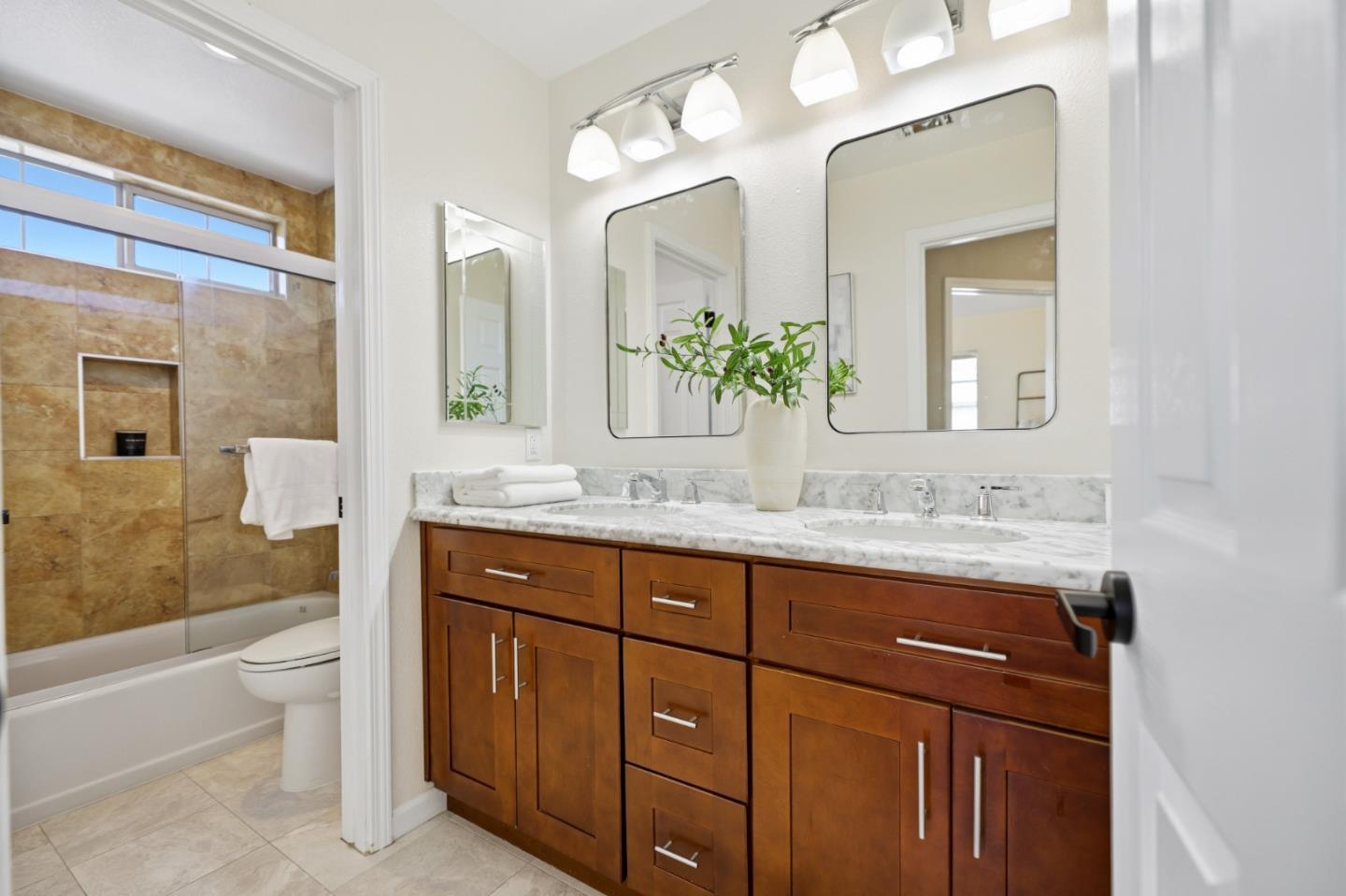Detail Gallery Image 57 of 111 For 1152 La Rochelle Ter #F,  Sunnyvale,  CA 94089 - 3 Beds | 2/1 Baths
