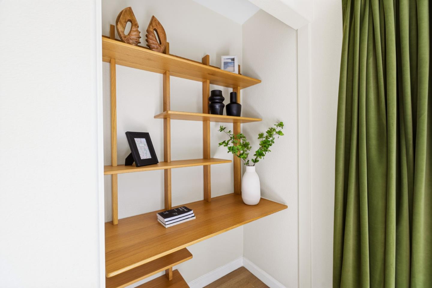 Detail Gallery Image 64 of 111 For 1152 La Rochelle Ter #F,  Sunnyvale,  CA 94089 - 3 Beds | 2/1 Baths