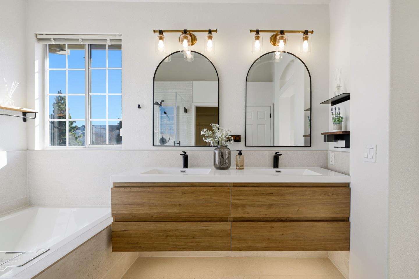 Detail Gallery Image 68 of 111 For 1152 La Rochelle Ter #F,  Sunnyvale,  CA 94089 - 3 Beds | 2/1 Baths