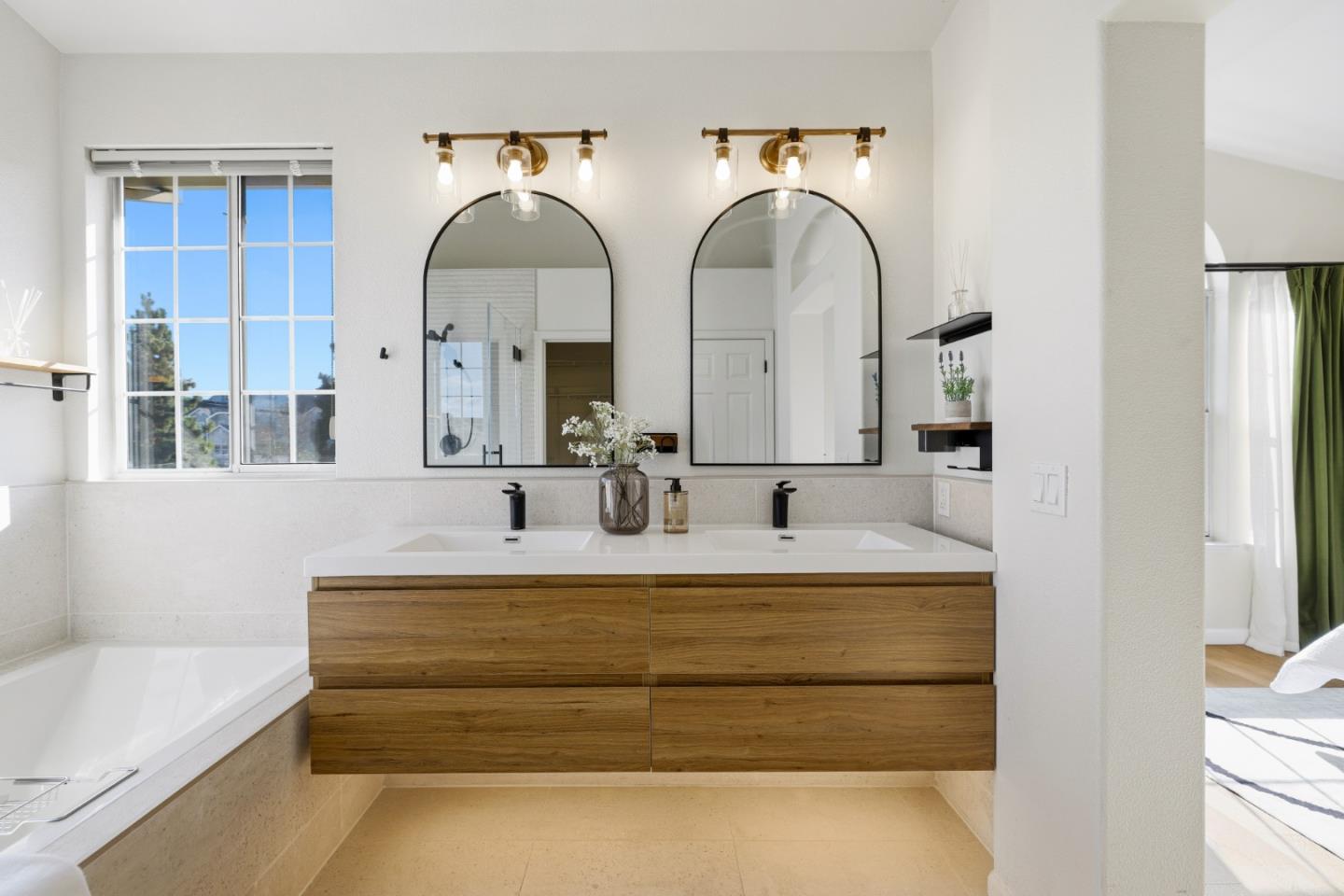 Detail Gallery Image 71 of 111 For 1152 La Rochelle Ter #F,  Sunnyvale,  CA 94089 - 3 Beds | 2/1 Baths