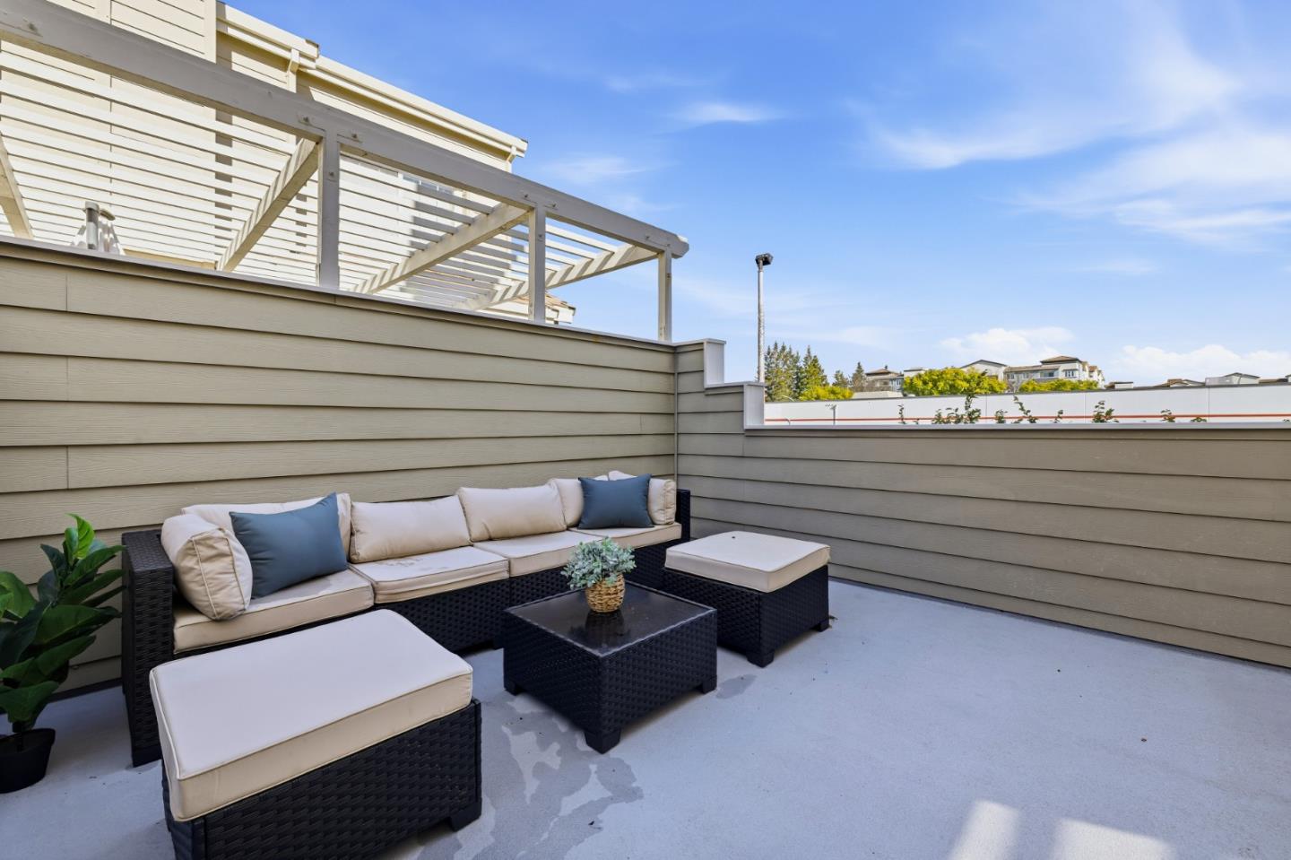 Detail Gallery Image 77 of 111 For 1152 La Rochelle Ter #F,  Sunnyvale,  CA 94089 - 3 Beds | 2/1 Baths