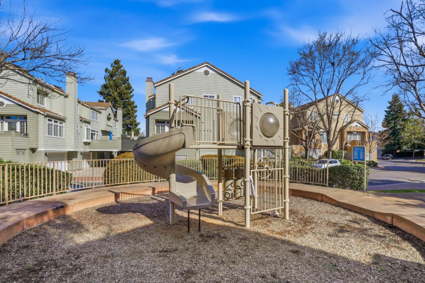 Detail Gallery Image 94 of 111 For 1152 La Rochelle Ter #F,  Sunnyvale,  CA 94089 - 3 Beds | 2/1 Baths