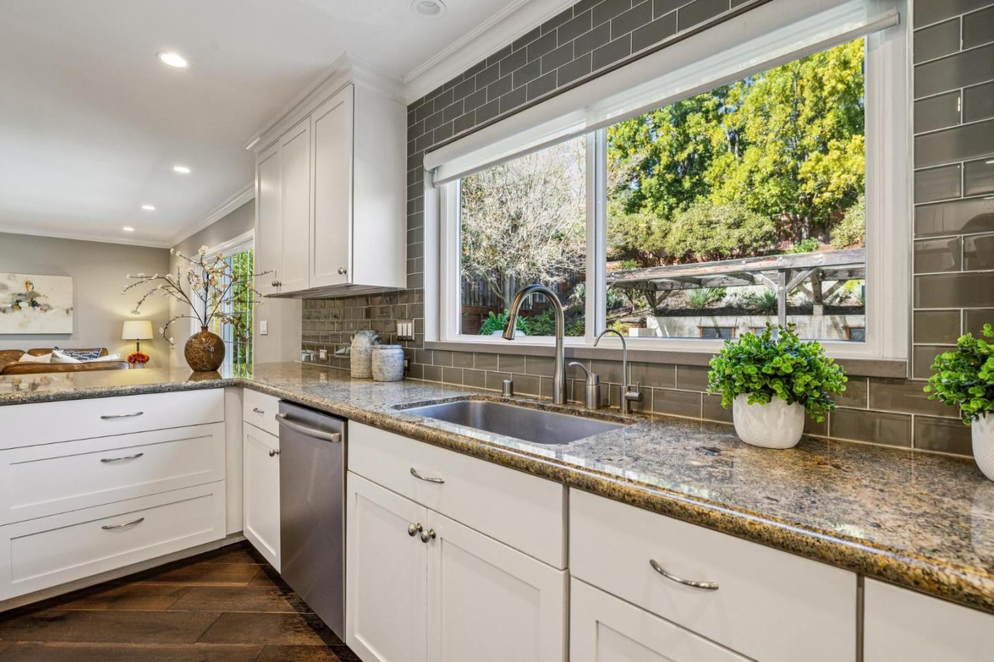 Detail Gallery Image 19 of 68 For 21685 Regnart Rd, Cupertino,  CA 95014 - 4 Beds | 2/1 Baths