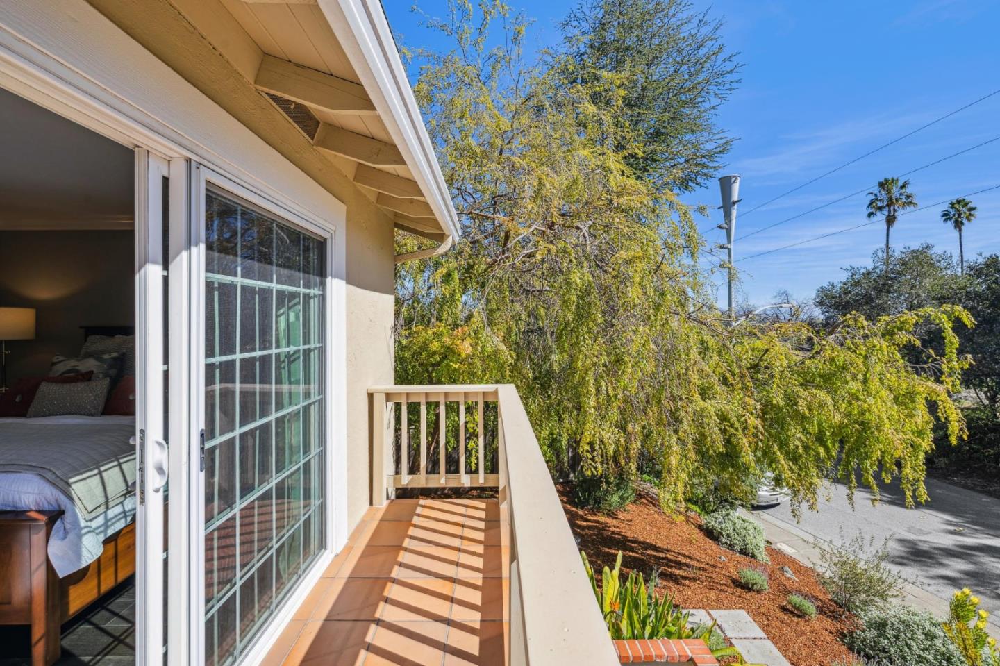 Detail Gallery Image 32 of 68 For 21685 Regnart Rd, Cupertino,  CA 95014 - 4 Beds | 2/1 Baths