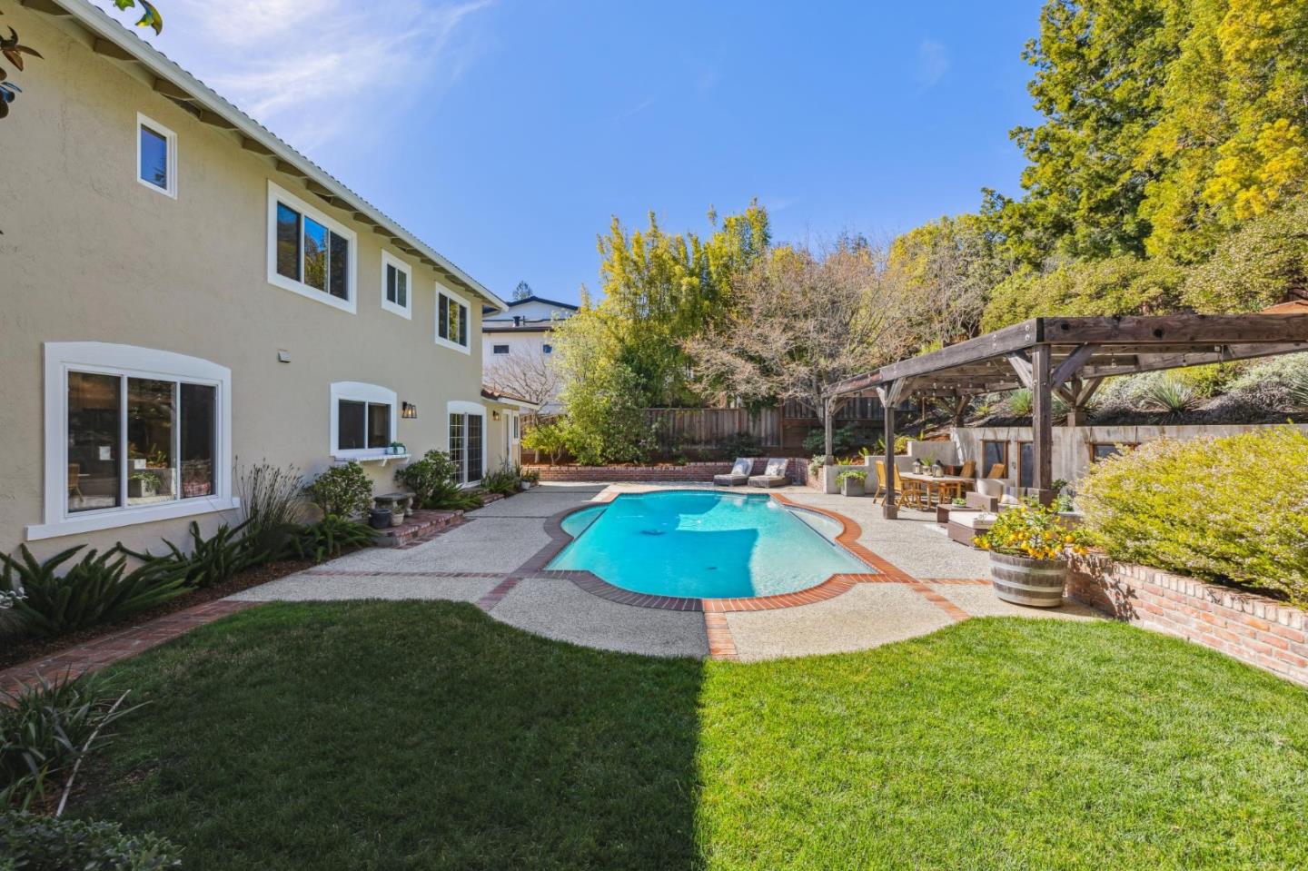 Detail Gallery Image 54 of 68 For 21685 Regnart Rd, Cupertino,  CA 95014 - 4 Beds | 2/1 Baths