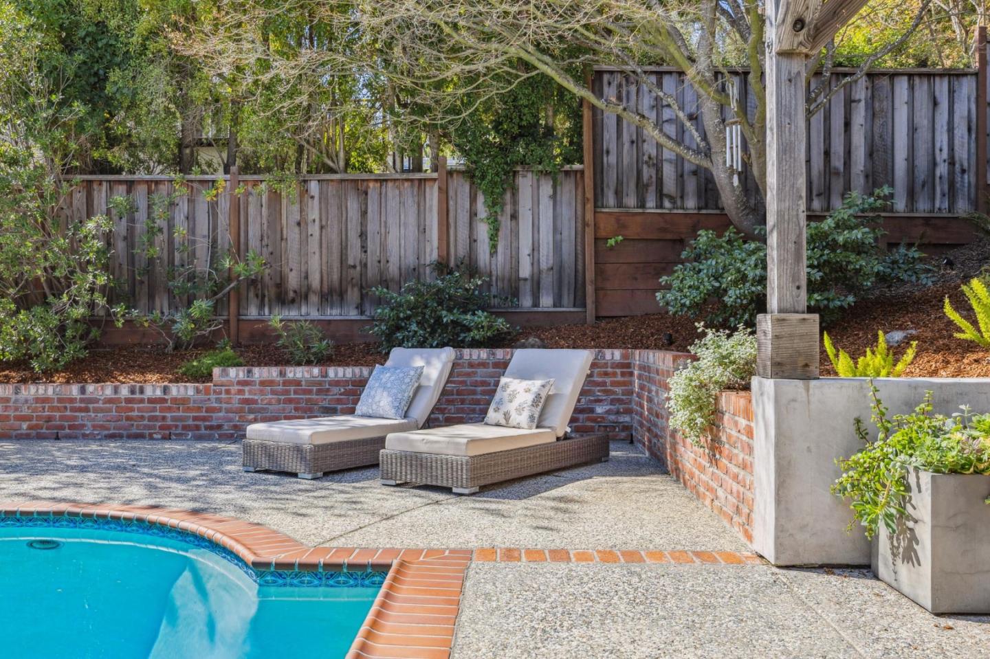 Detail Gallery Image 60 of 68 For 21685 Regnart Rd, Cupertino,  CA 95014 - 4 Beds | 2/1 Baths