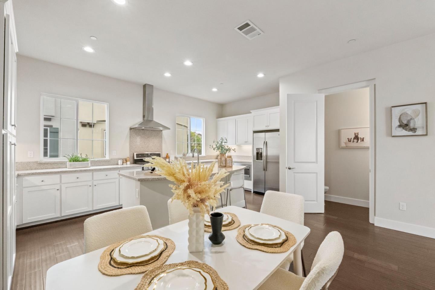 Detail Gallery Image 12 of 41 For 183 Jeffrey Ter, Sunnyvale,  CA 94086 - 3 Beds | 2/1 Baths